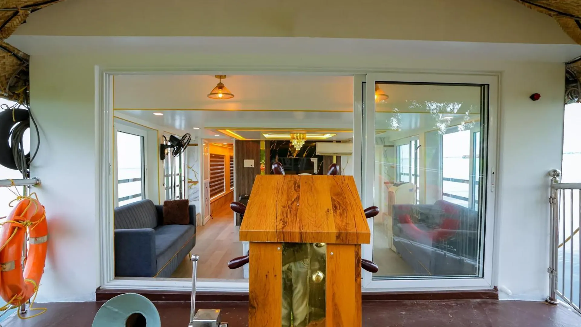 Beach Paradise Day Cruise Houseboat Alappuzha Botel