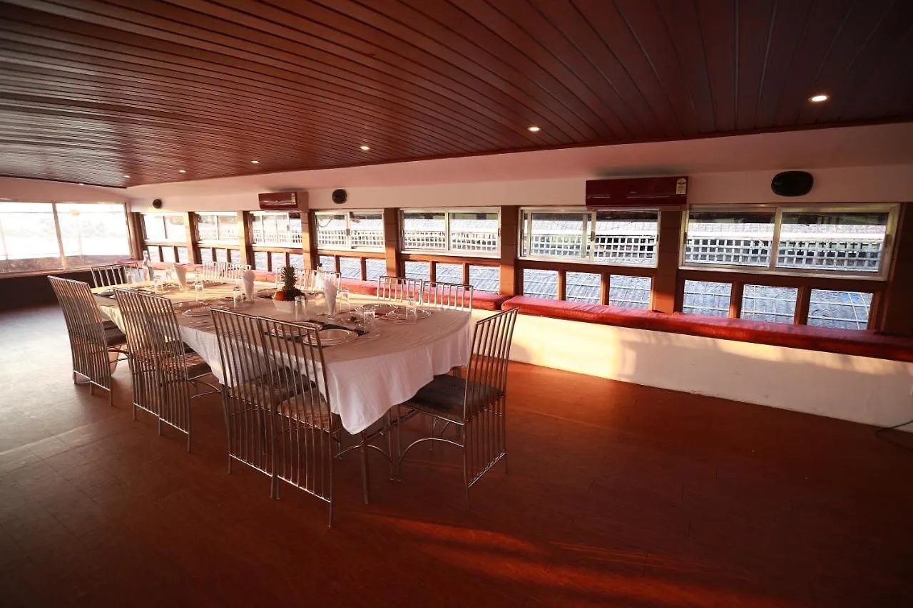Beach Paradise Day Cruise Houseboat Alappuzha India