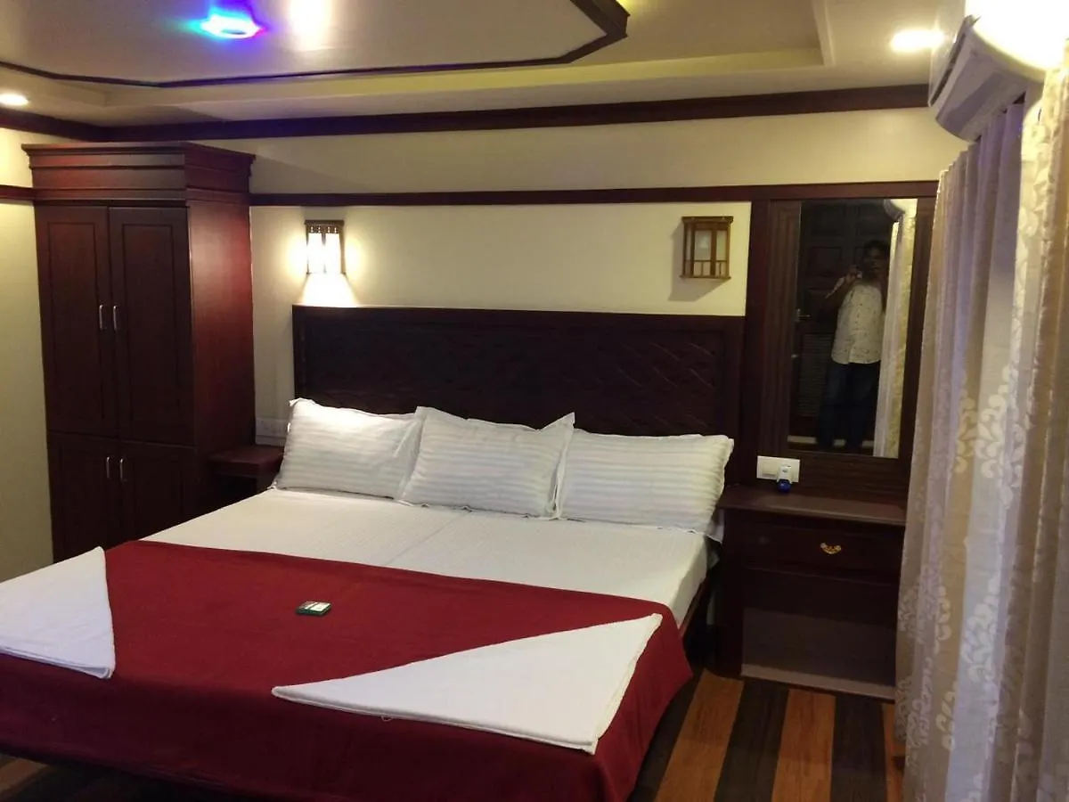 Beach Paradise Day Cruise Houseboat Alappuzha 3*,